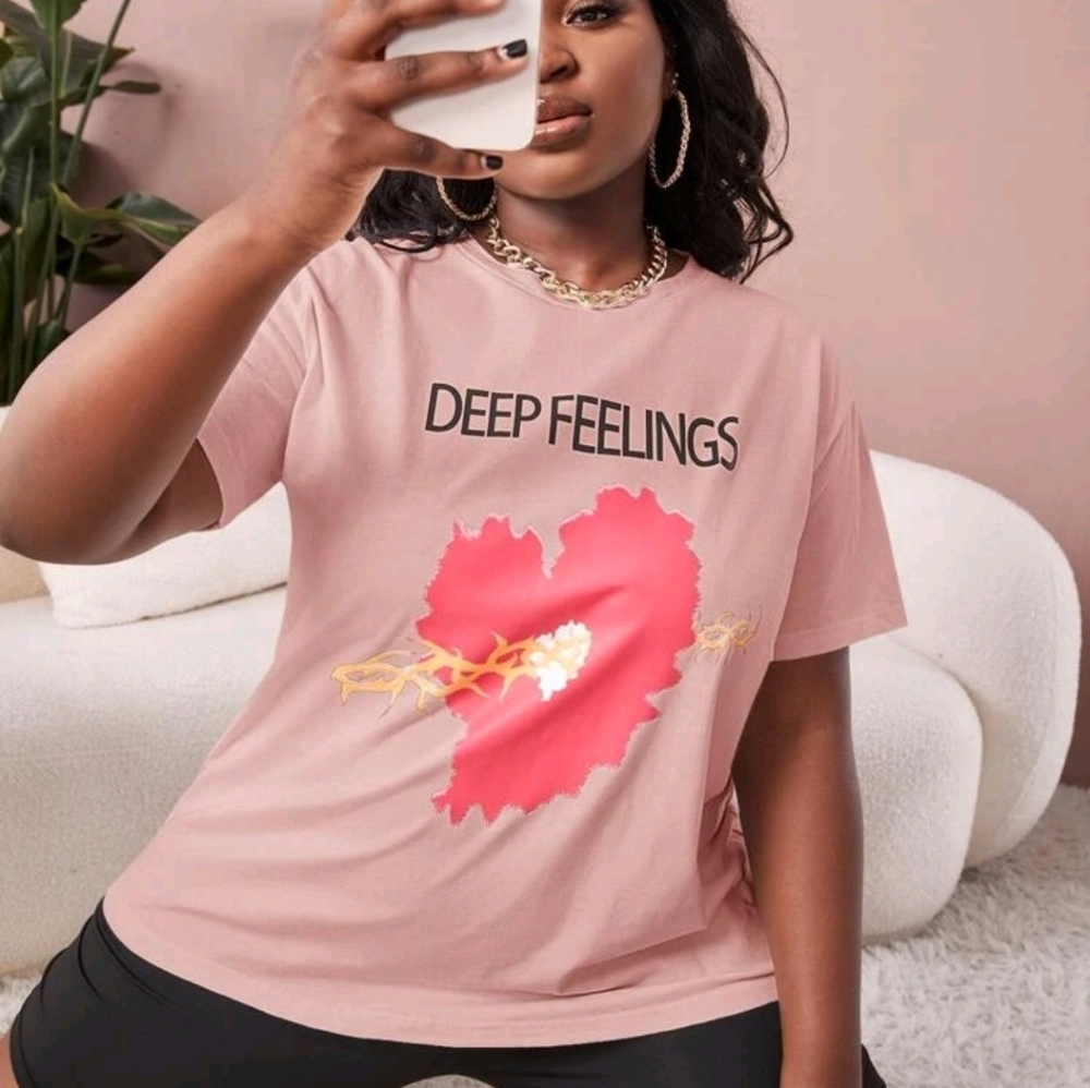 HEART AND LETTER PRINT TSHIRT